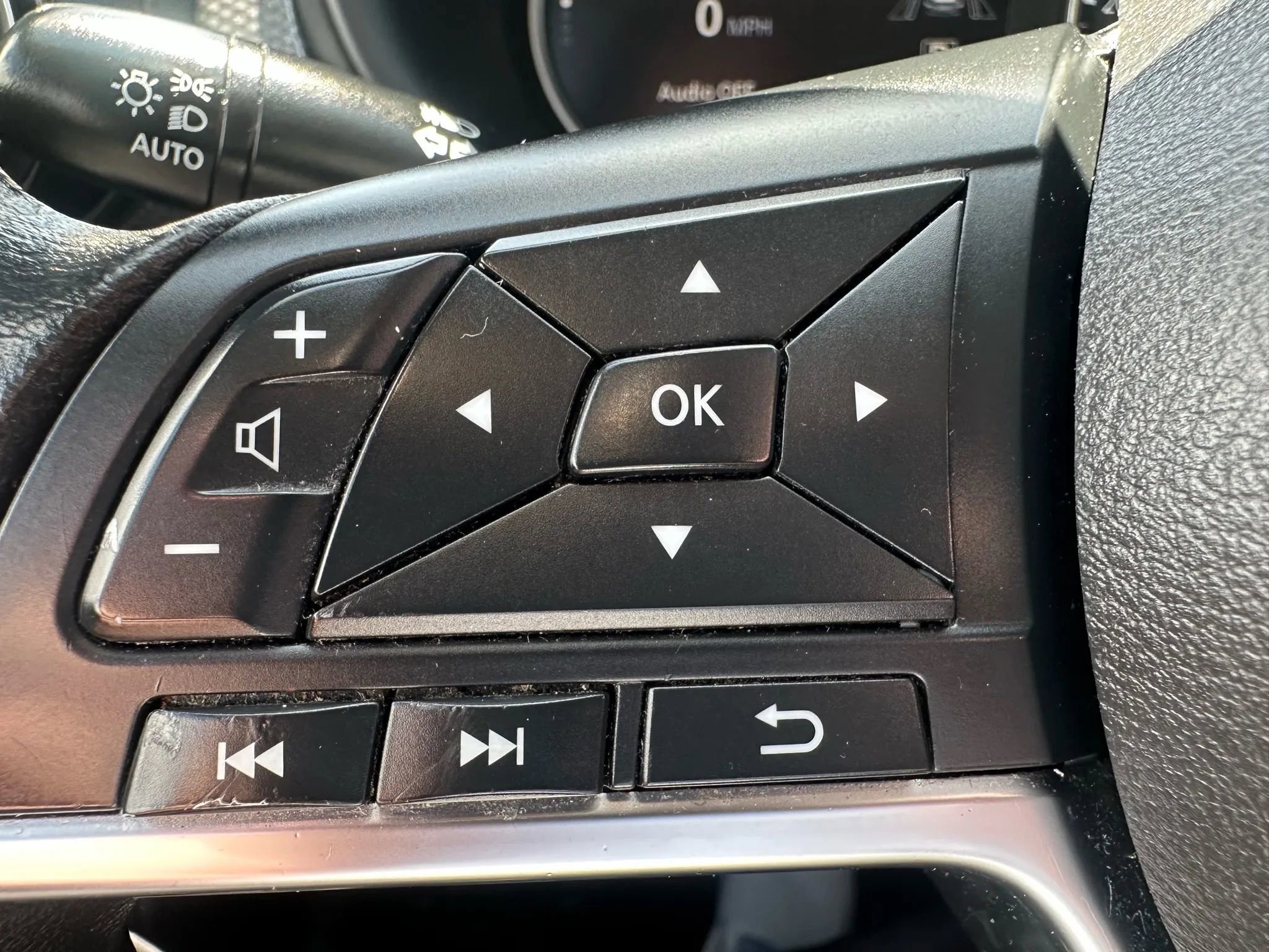 Used 2020 Nissan Kicks SV image 12