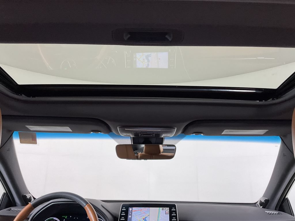 Used 2021 Toyota Avalon Limited w/ Advanced Safety Package FWD image 16