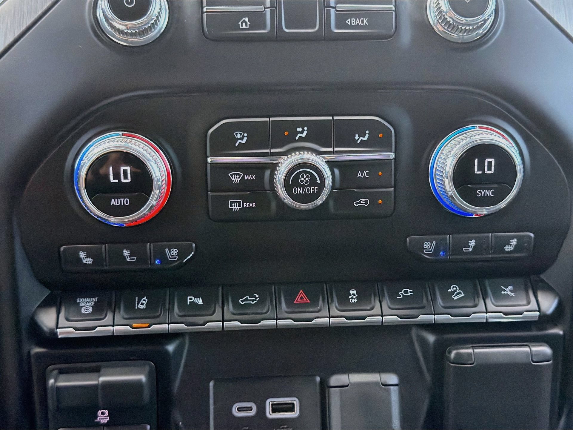 Used 2023 GMC Sierra 2500 Denali w/ Denali Ultimate Package AWD/4WD image 46