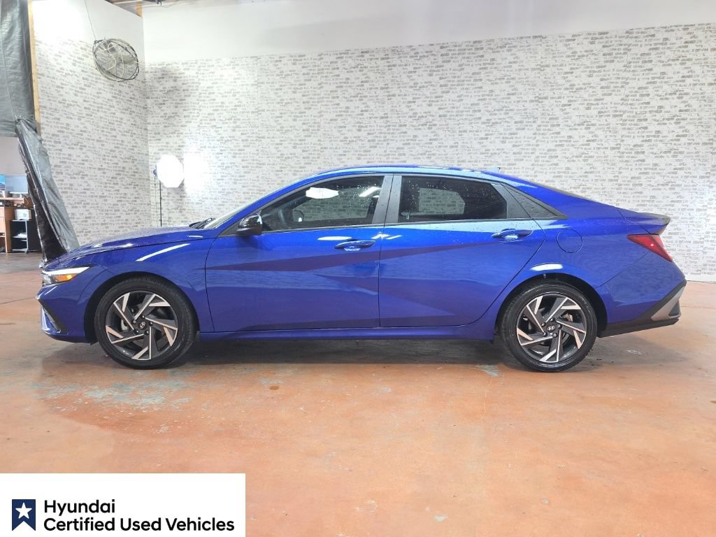 Used 2025 Hyundai Elantra Sport FWD image 4