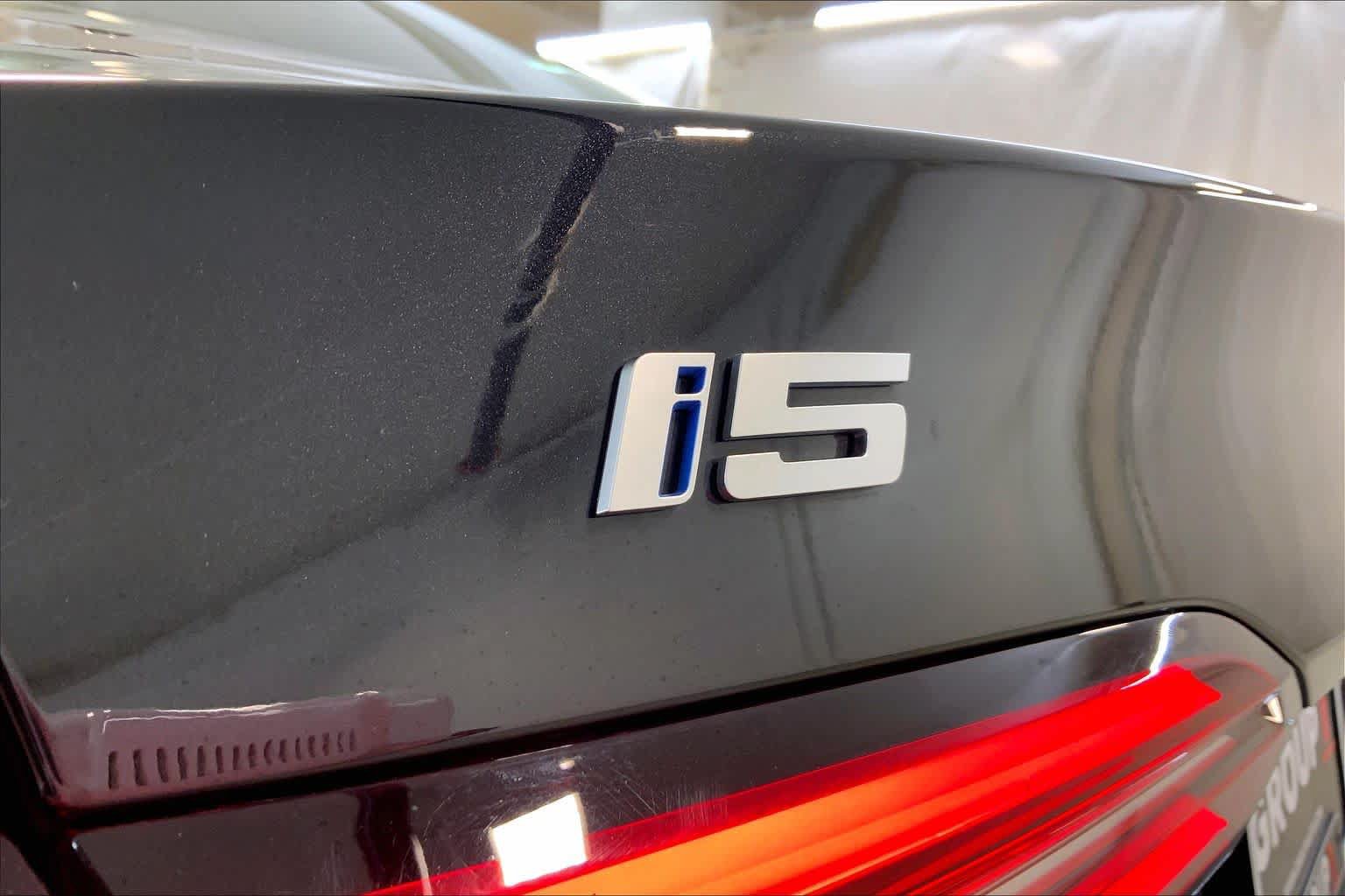 Used 2025 BMW i5 xDrive40 w/ Premium Package AWD/4WD image 29