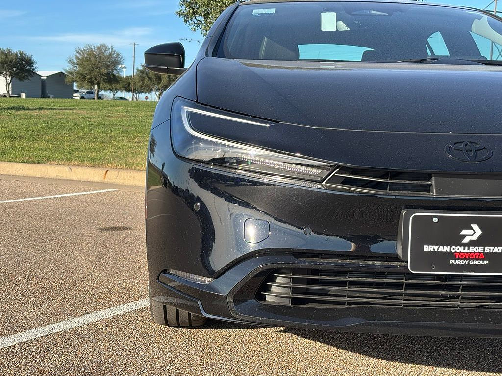 New 2026 Toyota Prius Plug-In Hybrid FWD image 4