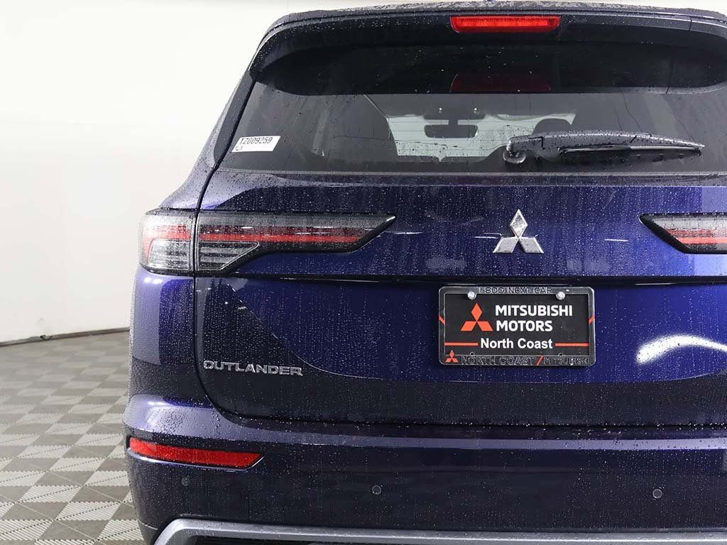 New 2026 Mitsubishi Outlander SE FWD image 16