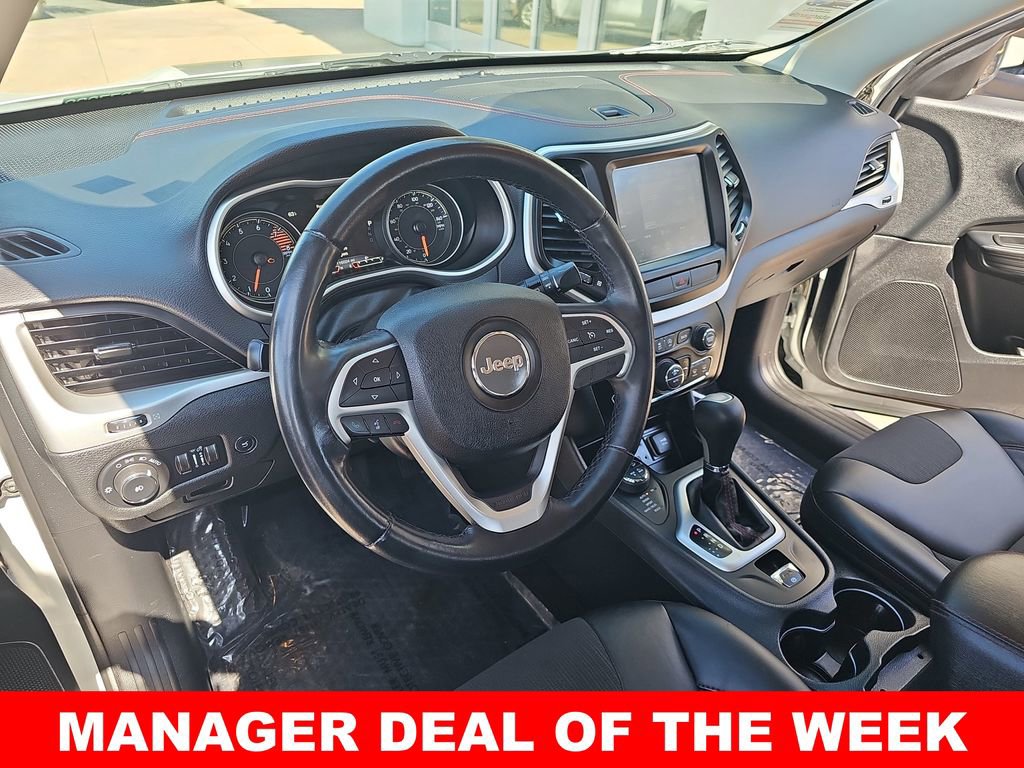 Used 2016 Jeep Cherokee Trailhawk w/ Comfort/Convenience Group image 16