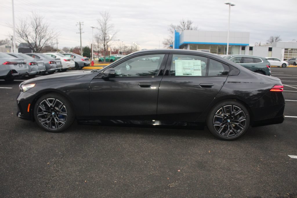 Used 2026 BMW 530i xDrive w/ M Sport Package AWD/4WD image 5