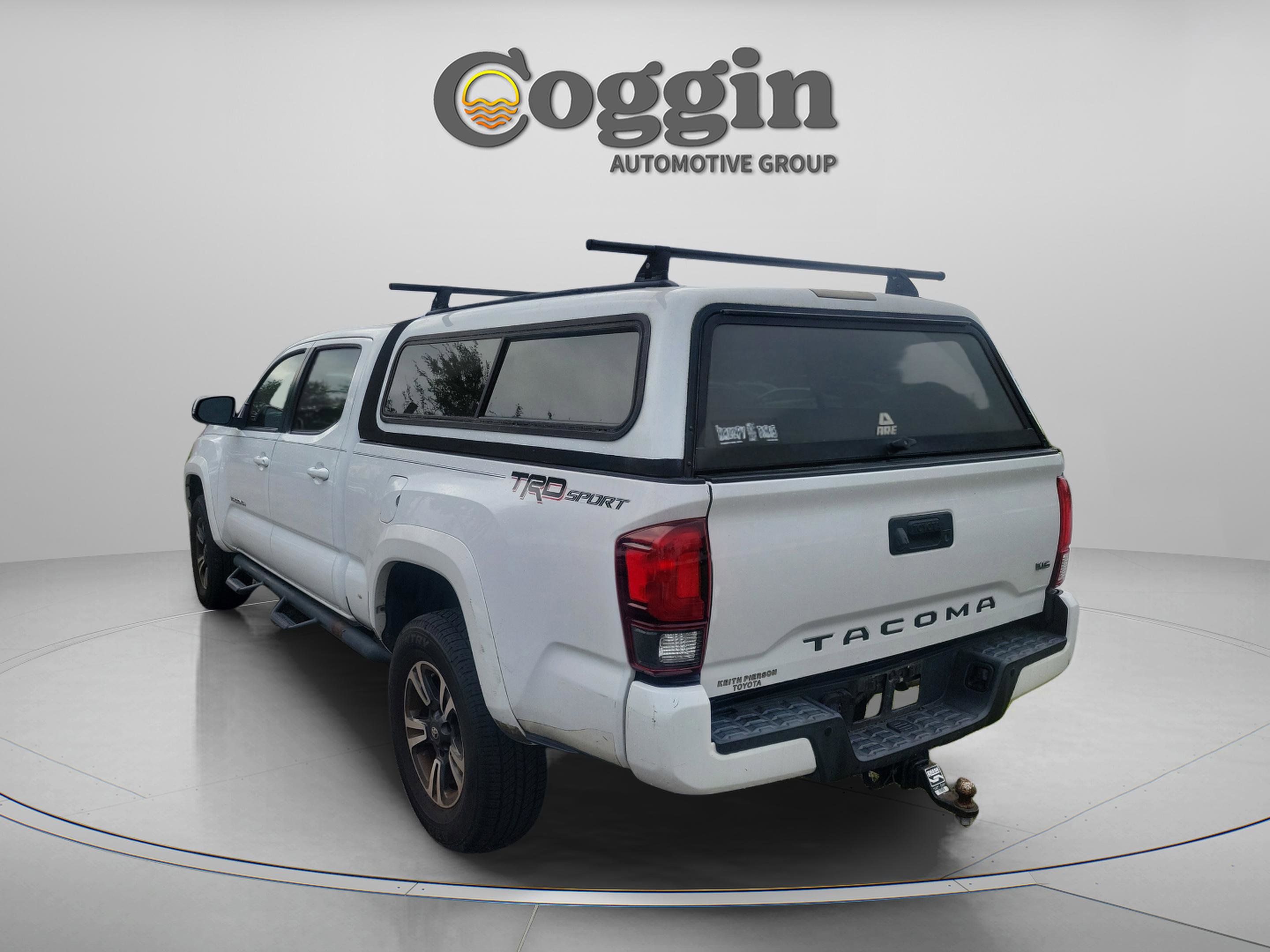 Used 2018 Toyota Tacoma TRD Sport RWD image 3