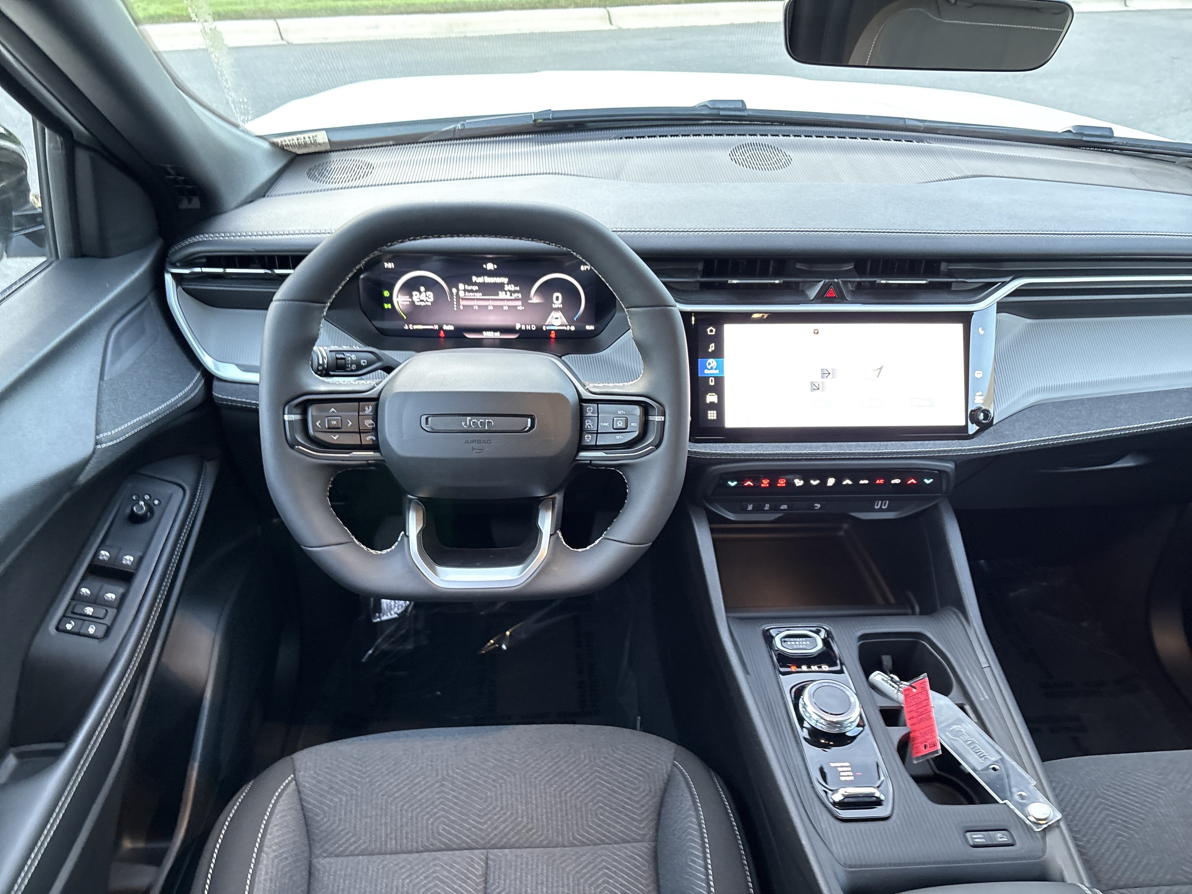 Used 2026 Jeep Cherokee Laredo AWD/4WD image 19