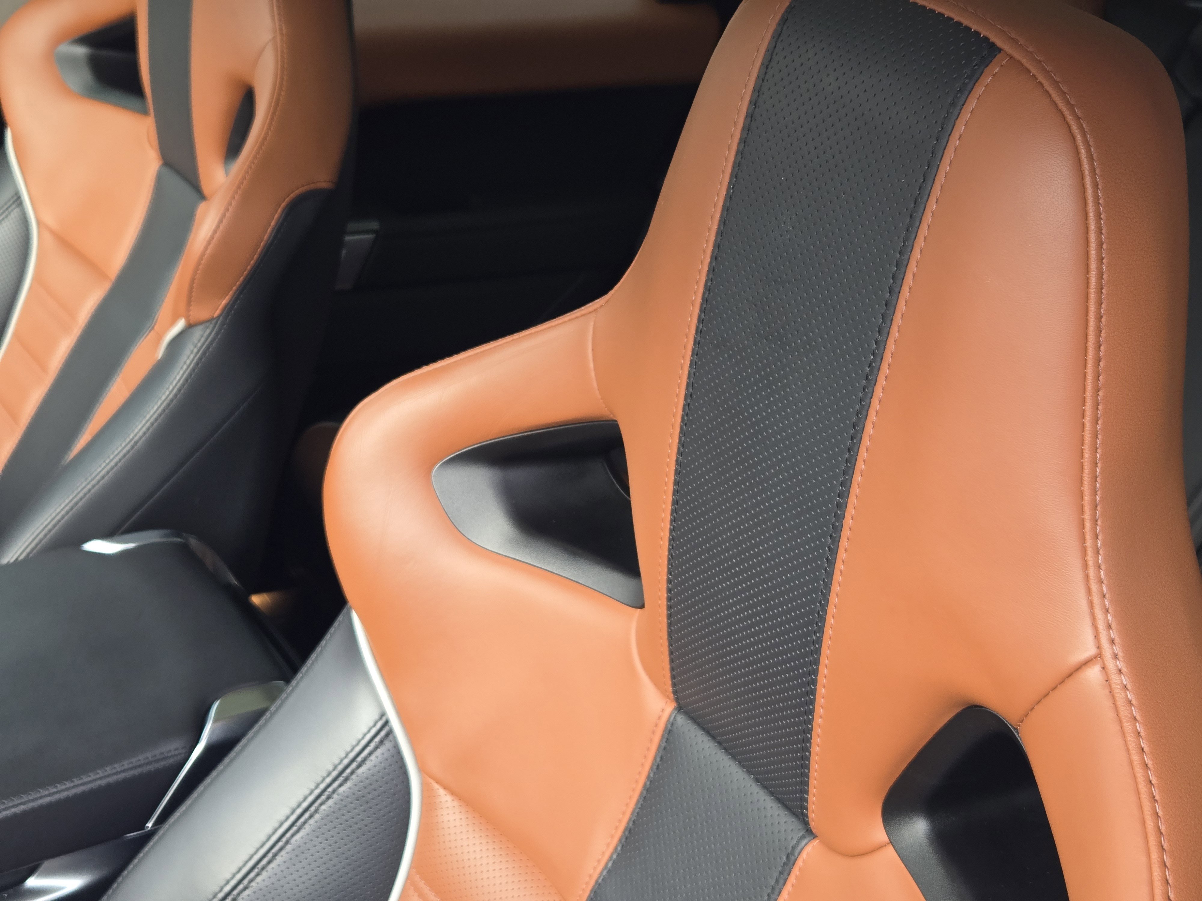 Used 2017 Land Rover Range Rover Sport SVR image 14