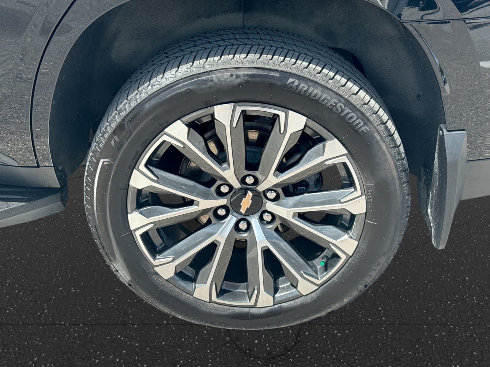 Used 2025 Chevrolet Tahoe High Country AWD/4WD image 20