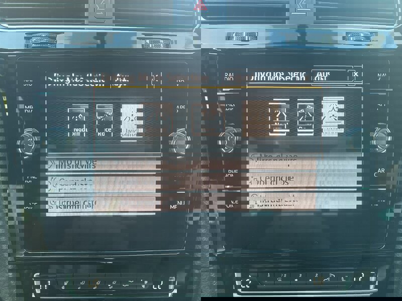 Used 2016 Volkswagen Golf 4-Door image 34