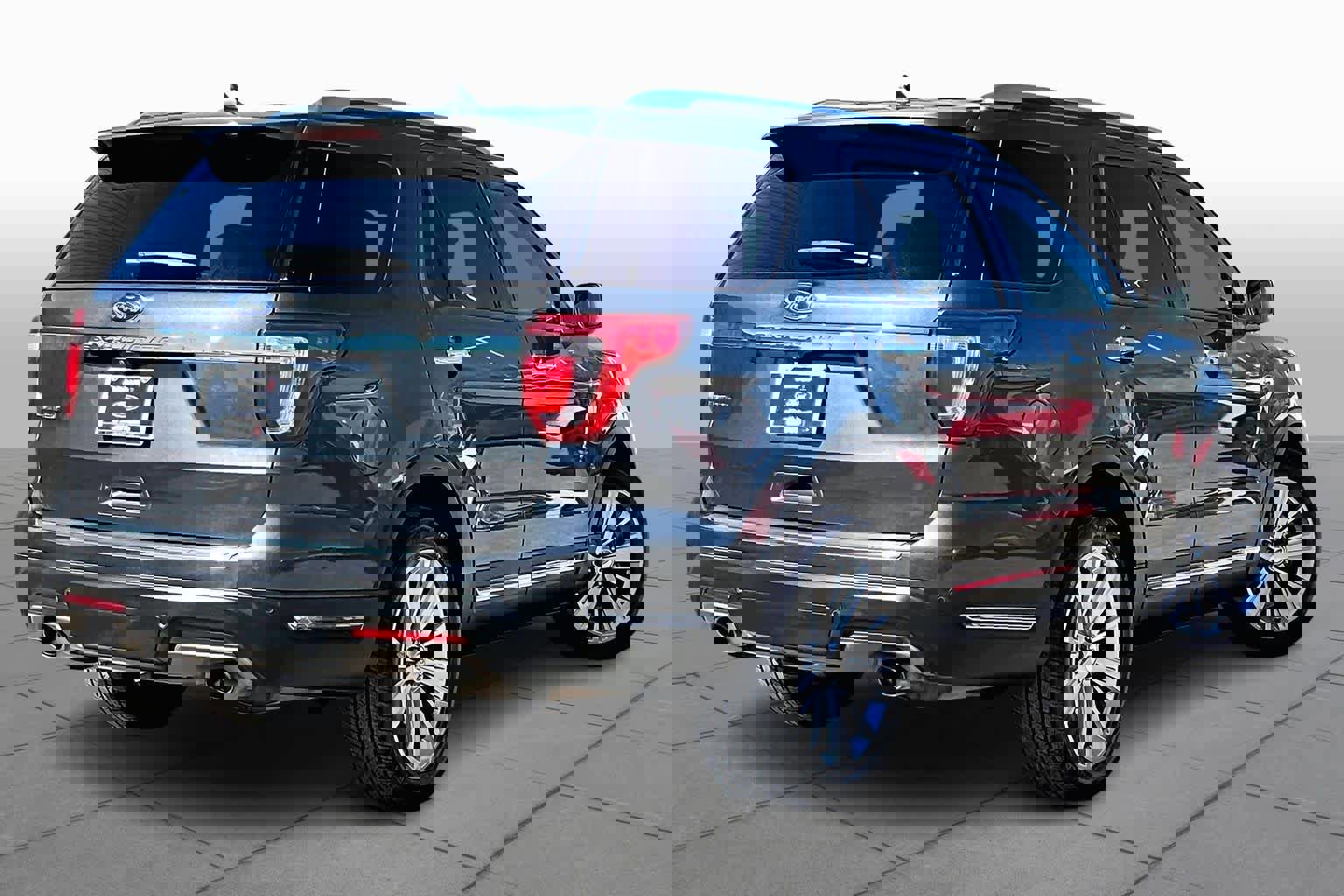 Certified 2019 Ford Explorer Limited w/ Class III Trailer Tow Package image 14