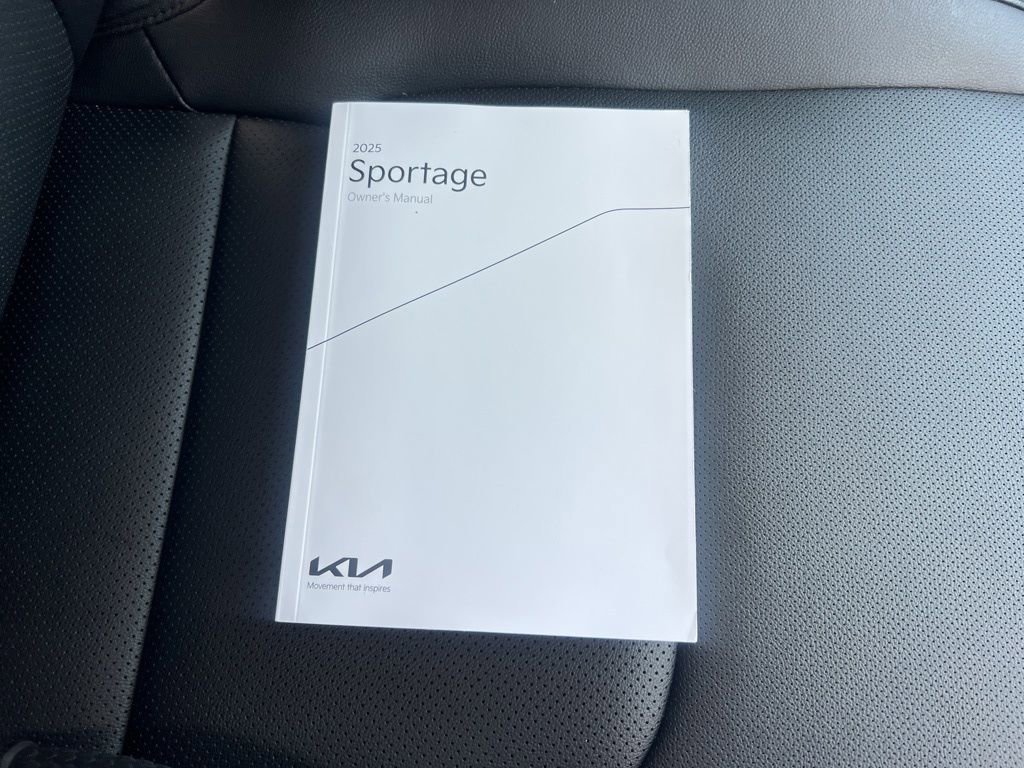 Certified 2025 Kia Sportage EX image 26