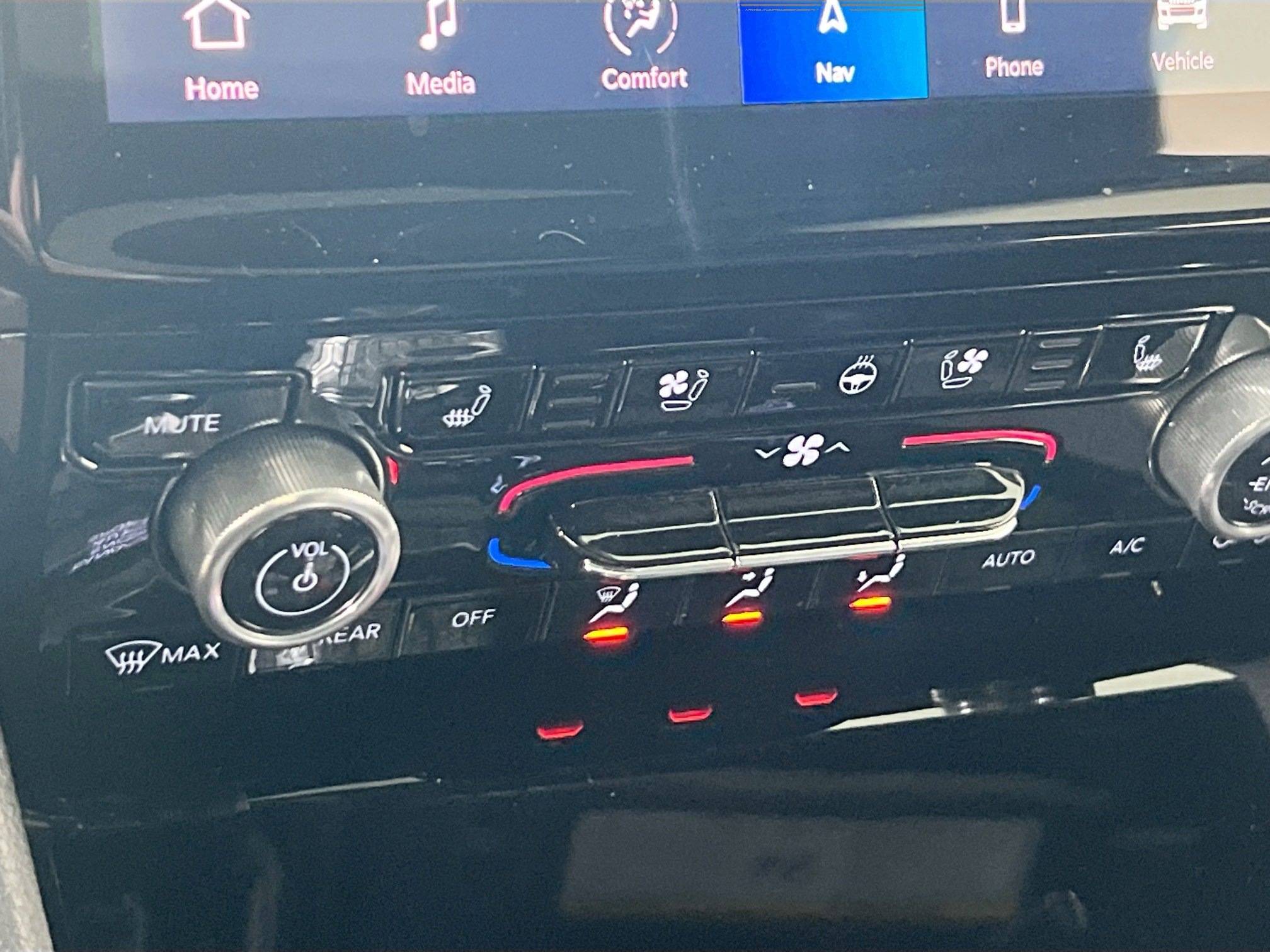 Used 2022 Jeep Grand Cherokee Overland w/ Adv Protech Group III image 20