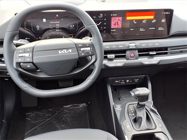 New 2025 Kia K4 EX image 4