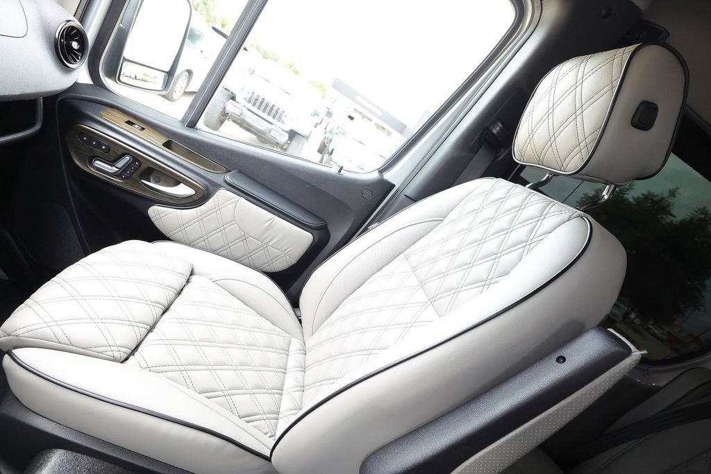 Used 2021 Mercedes-Benz Sprinter 3500 image 33