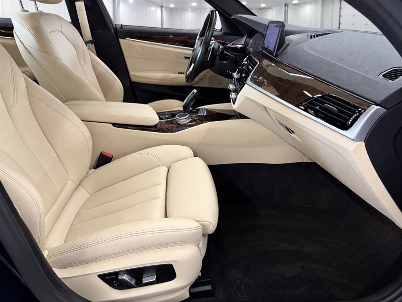 Used 2020 BMW 530i xDrive w/ Convenience Package AWD/4WD image 24