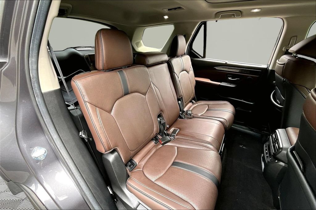 Used 2025 Honda Pilot Elite image 19