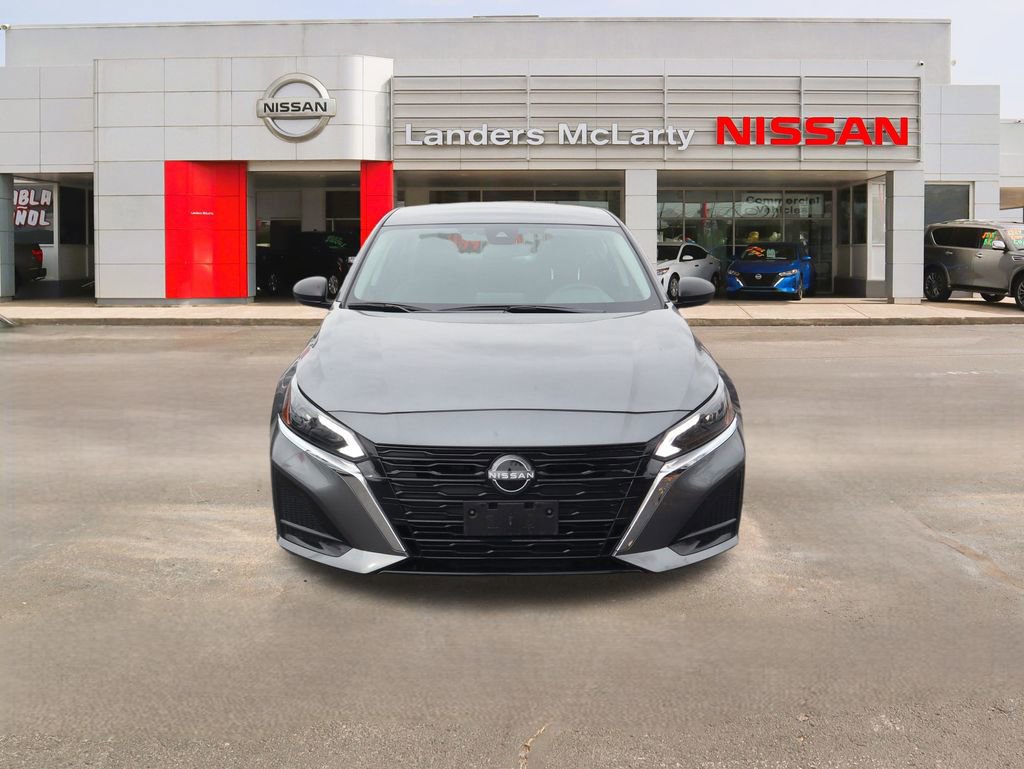 Used 2024 Nissan Altima 2.5 SV image 8
