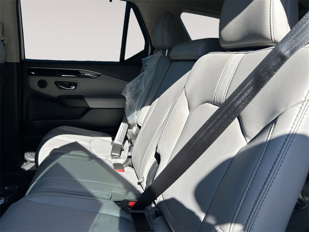 New 2025 Honda Pilot EX-L image 13