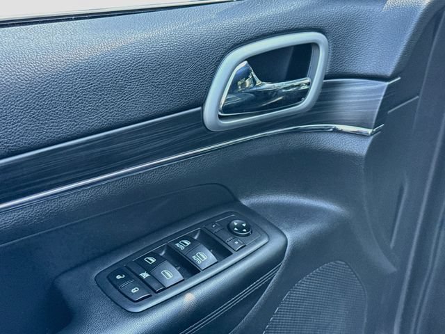 Used 2019 Jeep Grand Cherokee Limited AWD/4WD image 25