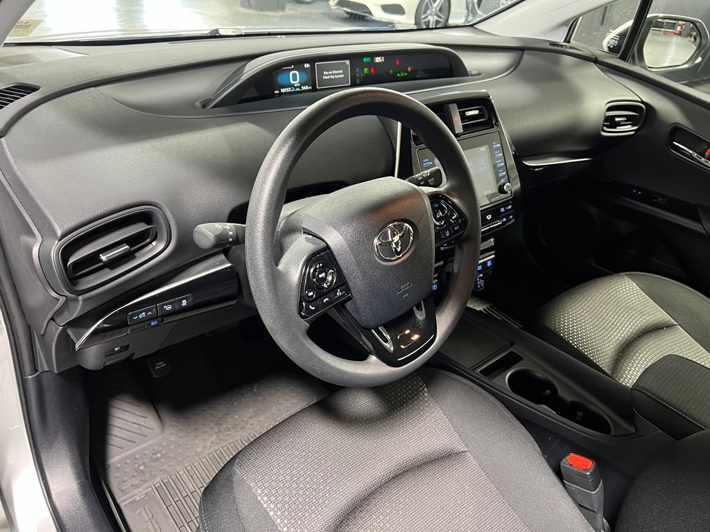 Certified 2022 Toyota Prius LE FWD image 9