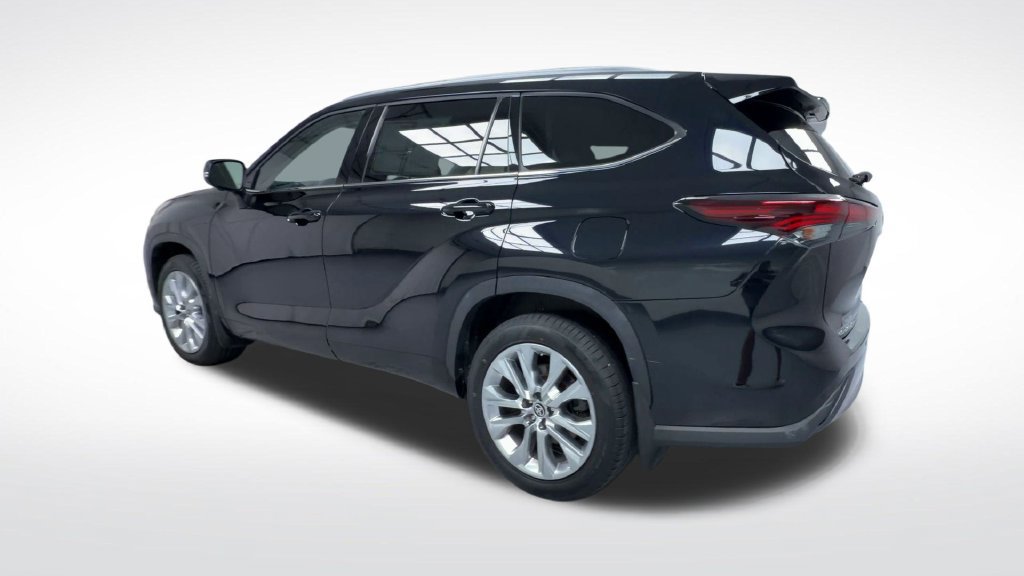 Certified 2024 Toyota Highlander Limited AWD/4WD image 4