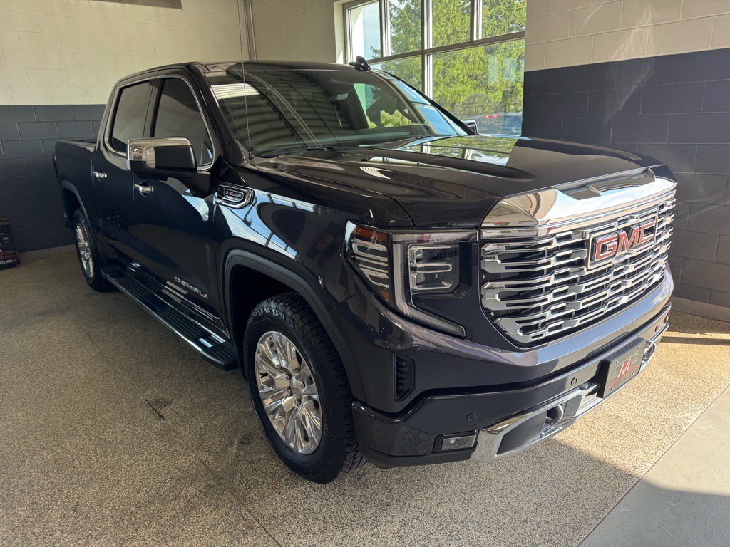 Used 2024 GMC Sierra 1500 Denali w/ Technology Package image 3