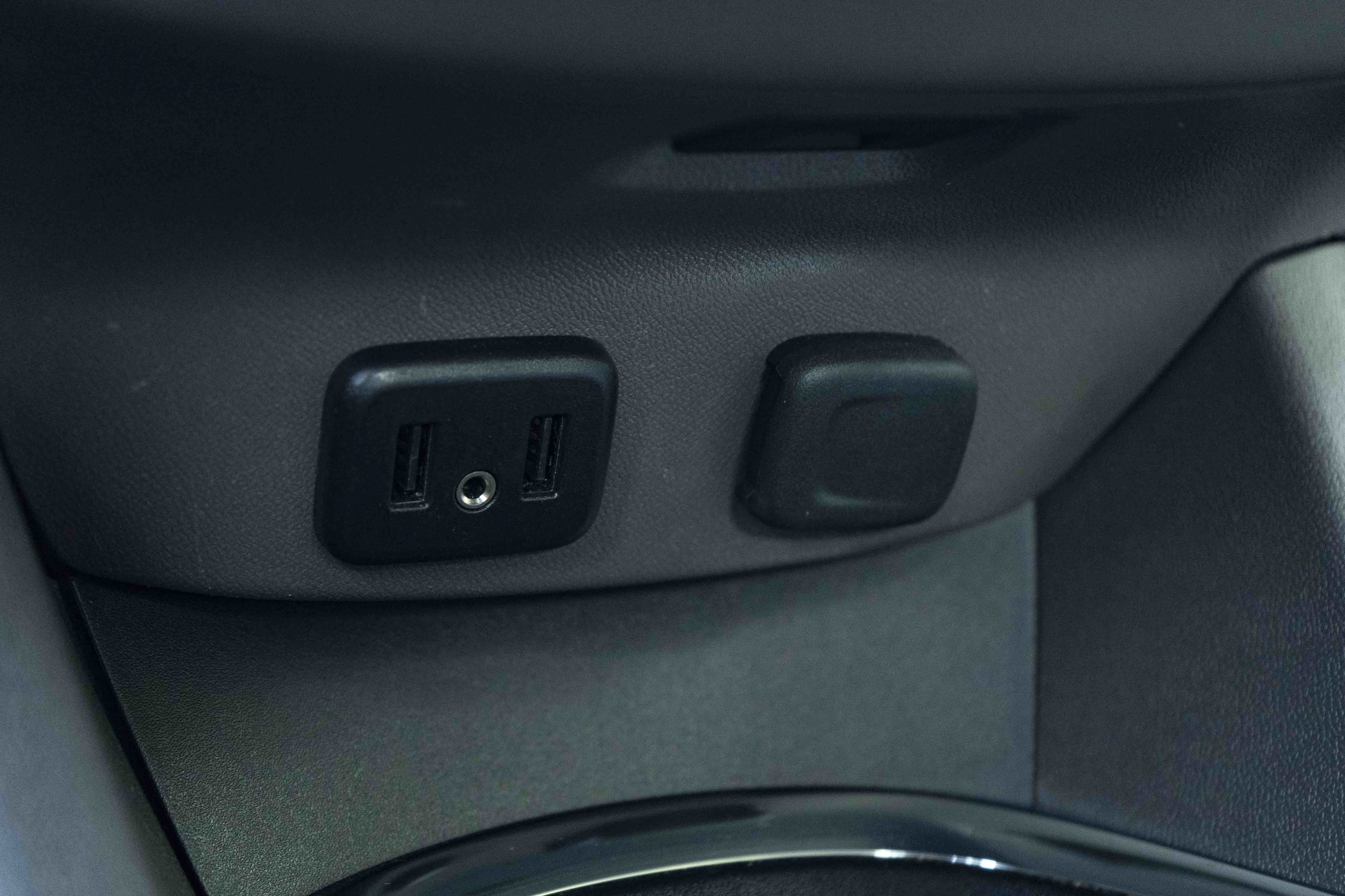 Used 2017 Chevrolet Malibu LT FWD image 32