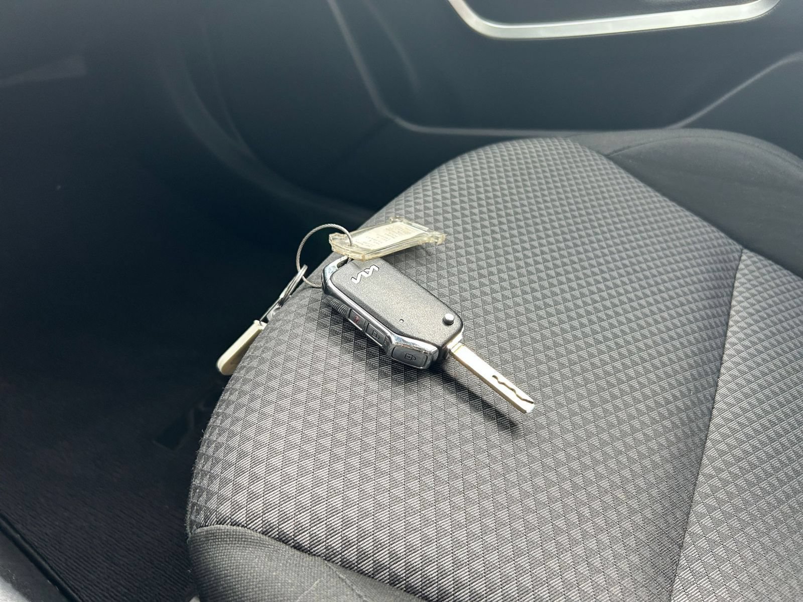 Used 2025 Kia Soul LX w/ LX Technology Package FWD image 18