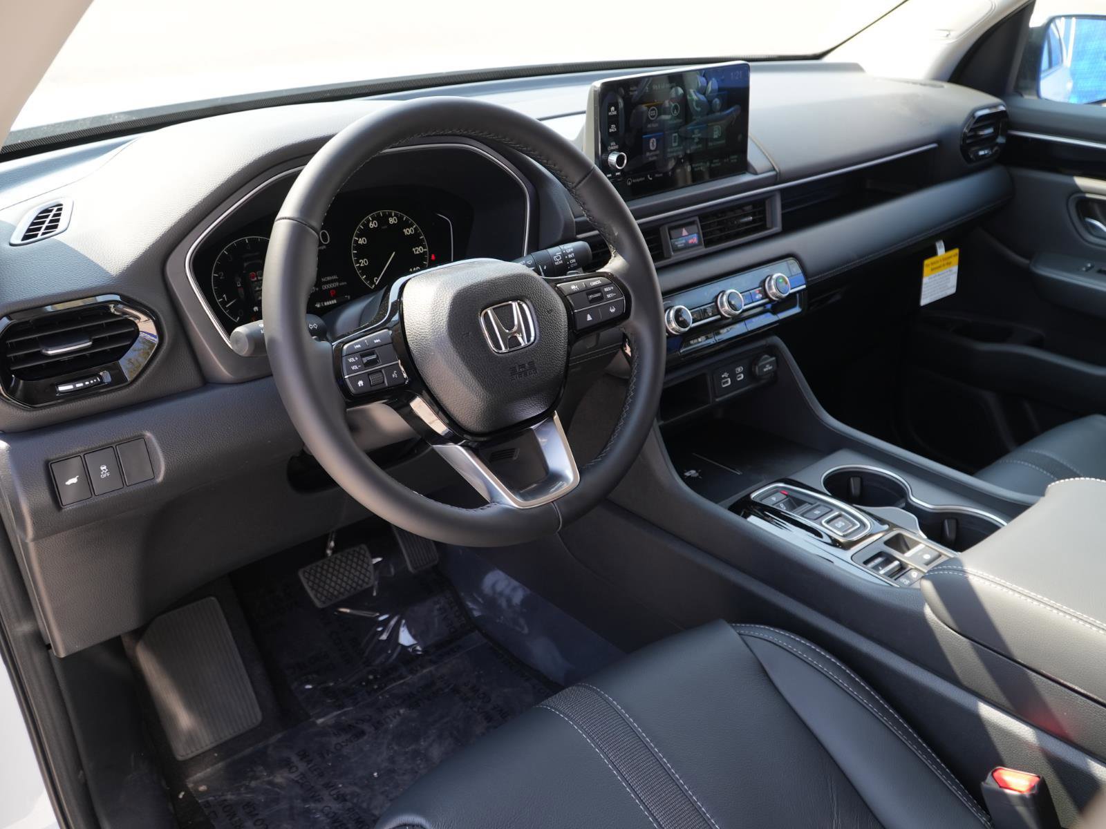 New 2025 Honda Pilot Touring image 15