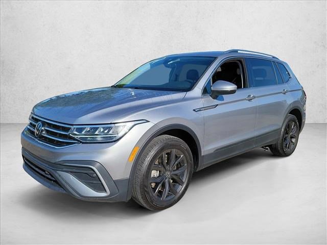 Used 2024 Volkswagen Tiguan SE