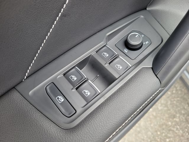 Certified 2023 Volkswagen Tiguan SE R-Line FWD image 14