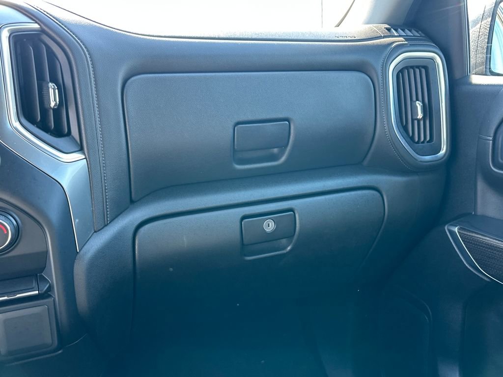 Used 2020 Chevrolet Silverado 1500 LT image 24