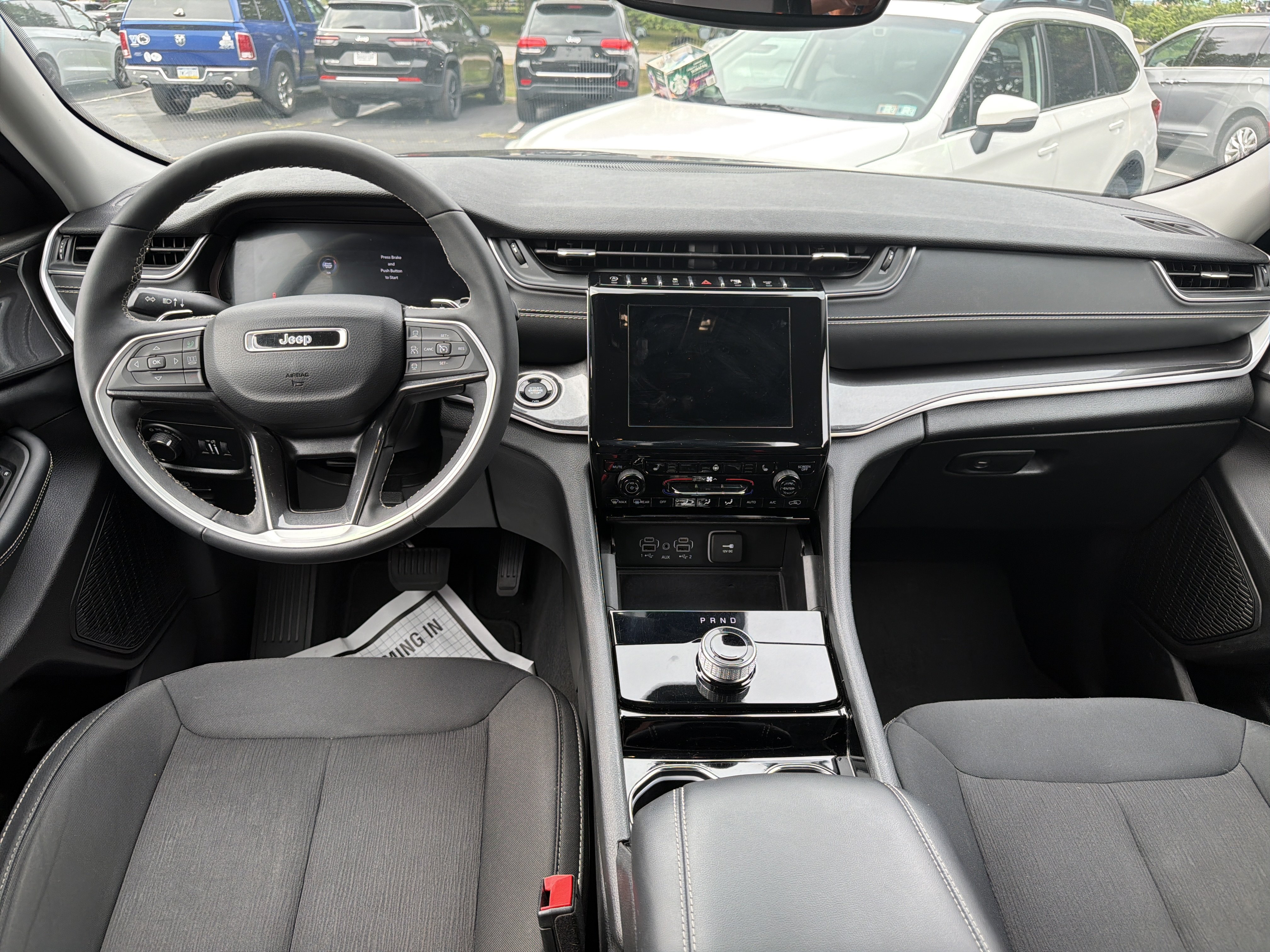 Certified 2023 Jeep Grand Cherokee Laredo w/ Luxury Tech Group I AWD/4WD image 15