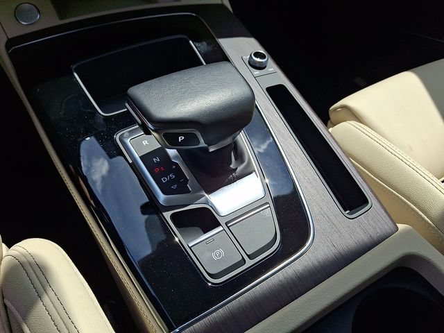 Certified 2023 Audi Q5 e Premium Plus w/ Premium Plus Package AWD/4WD image 15