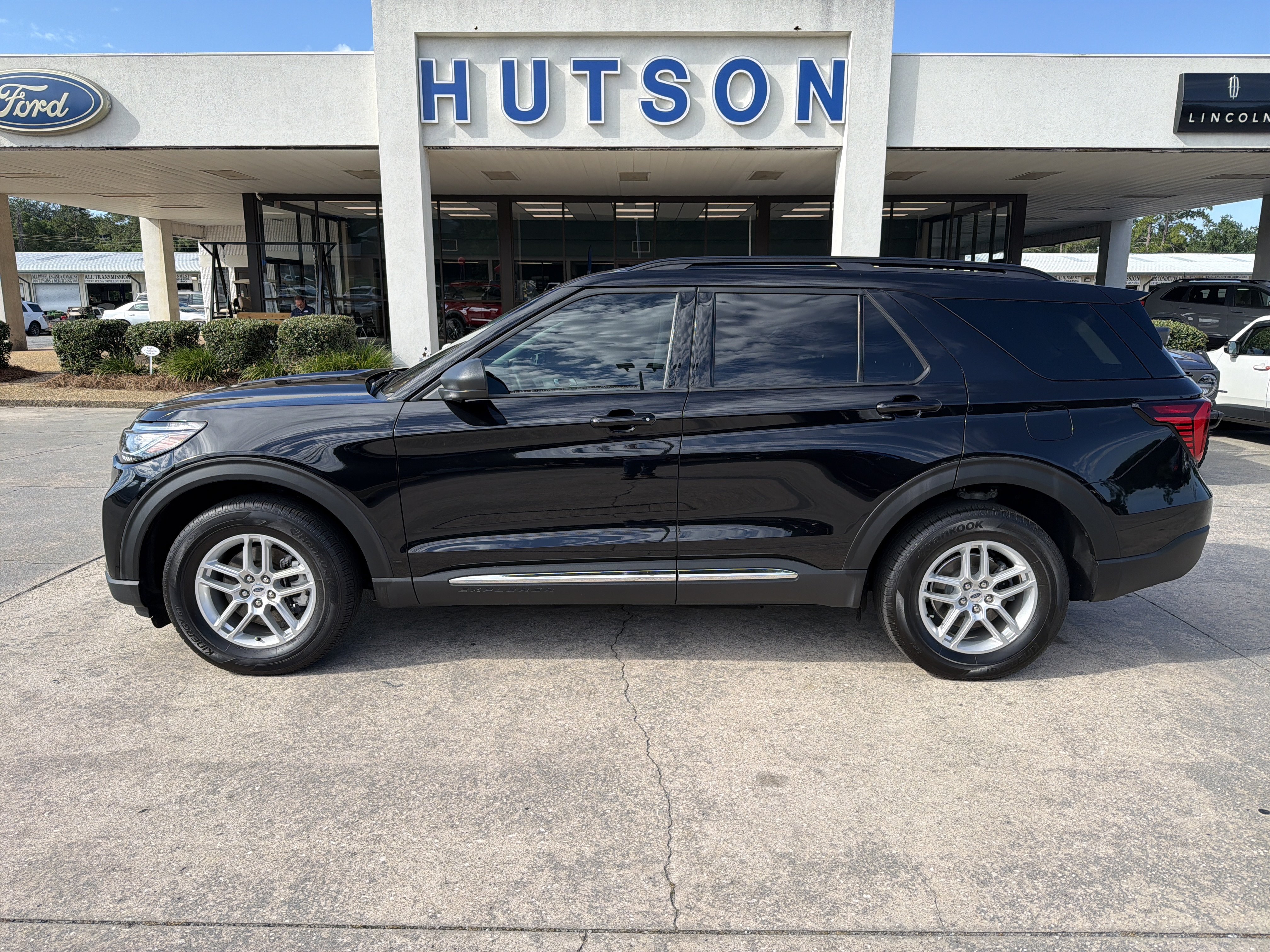 Used 2025 Ford Explorer Active