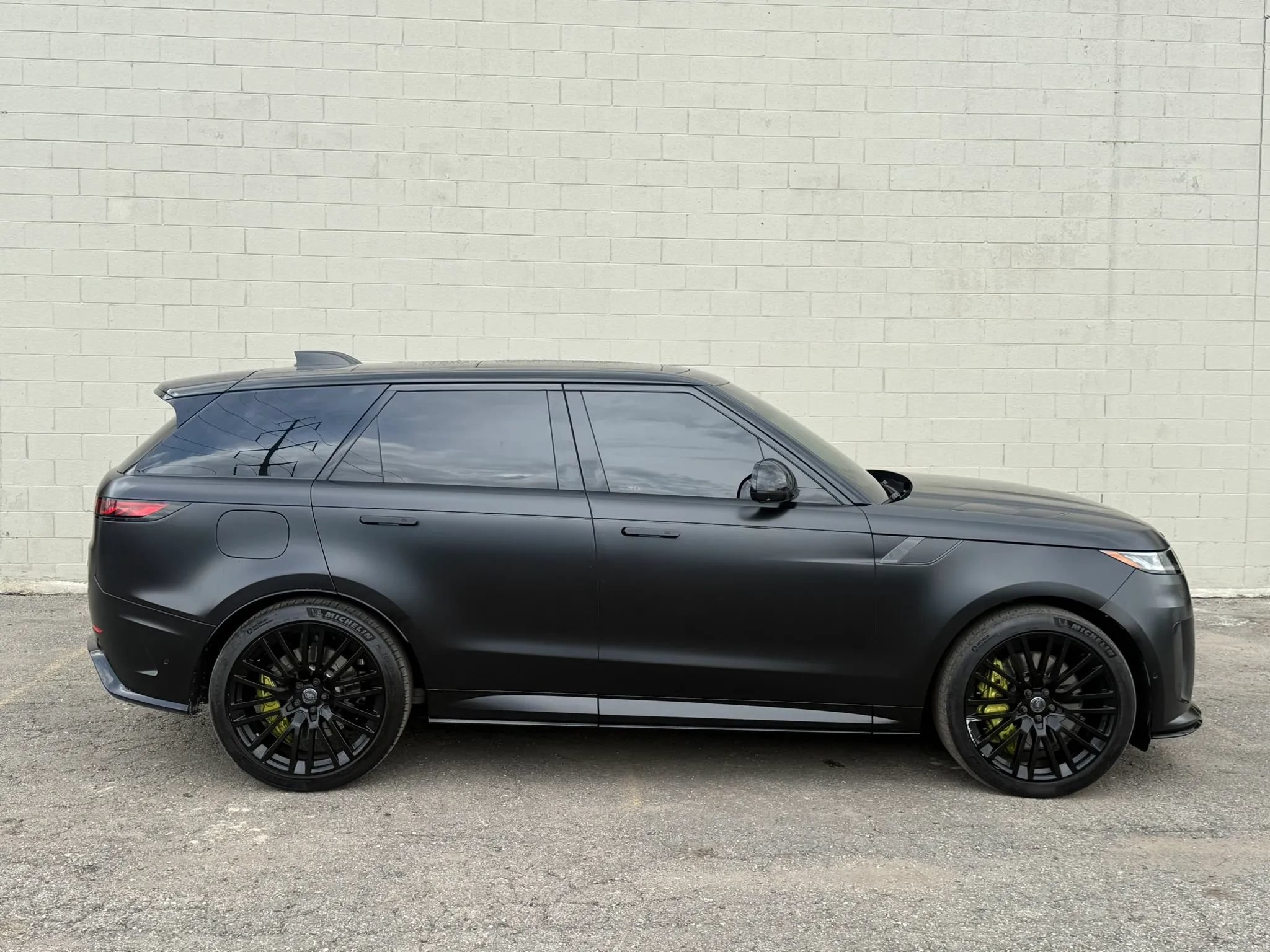 Used 2024 Land Rover Range Rover Sport AWD/4WD image 14