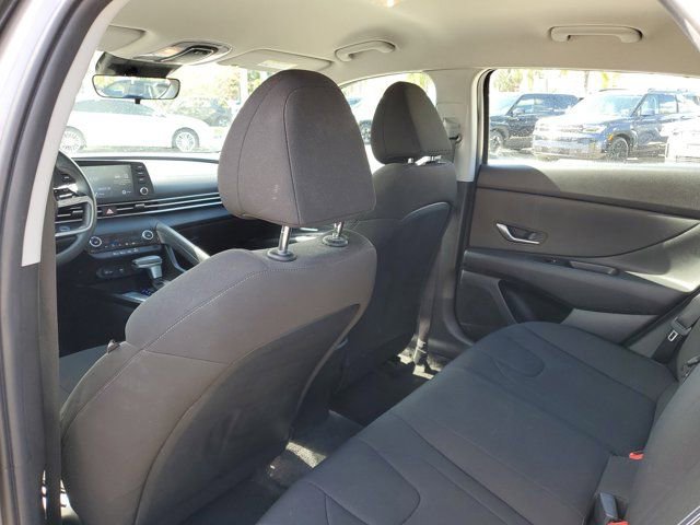 Certified 2022 Hyundai Elantra SEL w/ Winter Weather Package image 9
