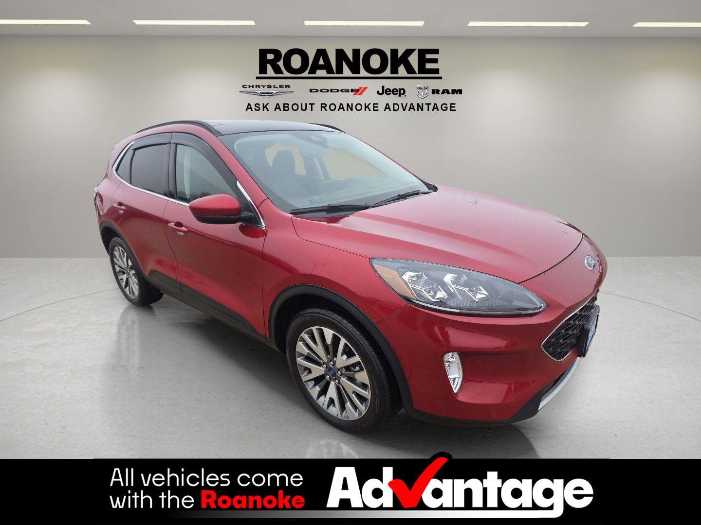 Used 2022 Ford Escape Titanium w/ Class II Trailer Tow Package image 11