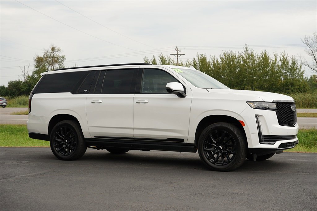 Used 2023 Cadillac Escalade ESV Sport Platinum w/ LPO, ONYX Package image 2