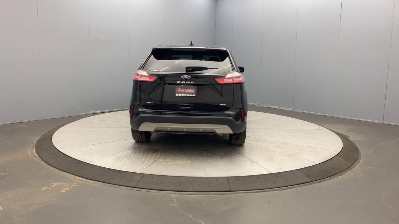 Used 2022 Ford Edge SEL w/ Convenience Package AWD/4WD image 4