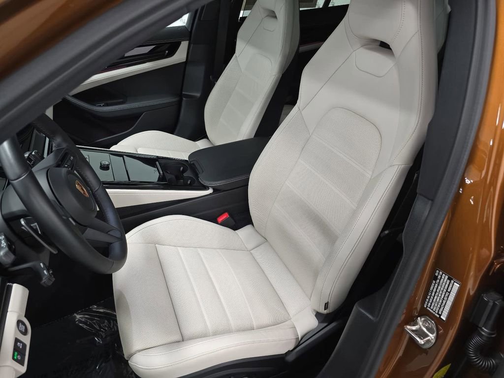 Certified 2024 Porsche Panamera 4 AWD/4WD image 5