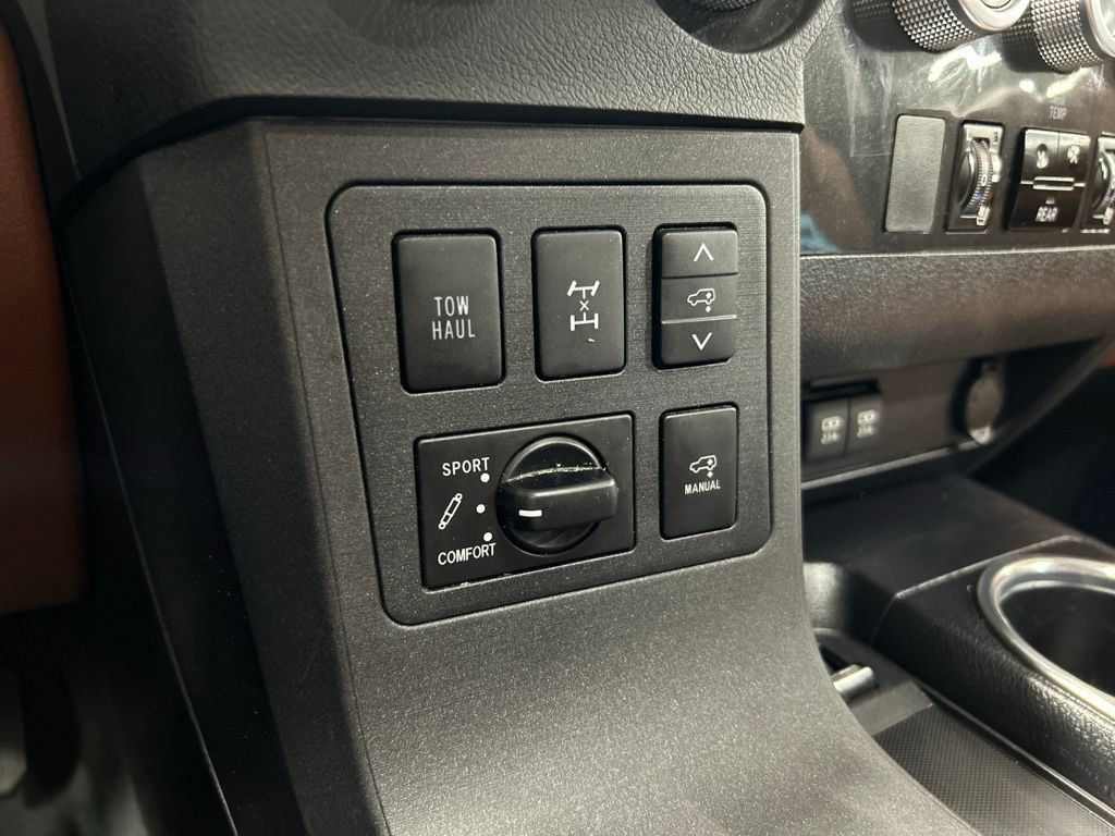 Used 2021 Toyota Sequoia Platinum AWD/4WD image 17