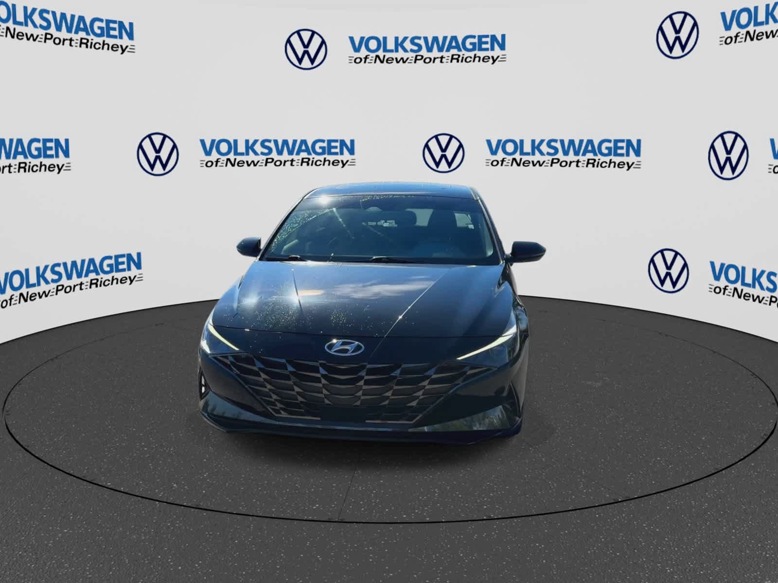 Used 2022 Hyundai Elantra SEL w/ Convenience + Premium Package FWD image 3
