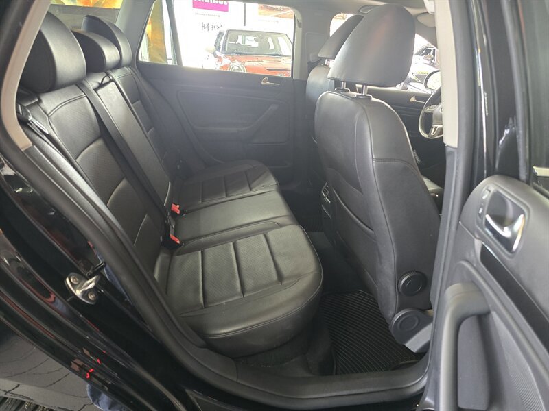 Used 2013 Volkswagen Jetta TDI FWD image 16