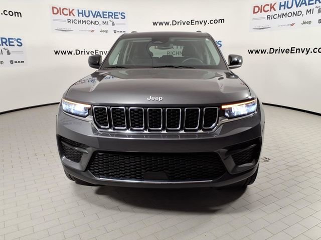 Used 2023 Jeep Grand Cherokee Laredo w/ Luxury Tech Group I image 2