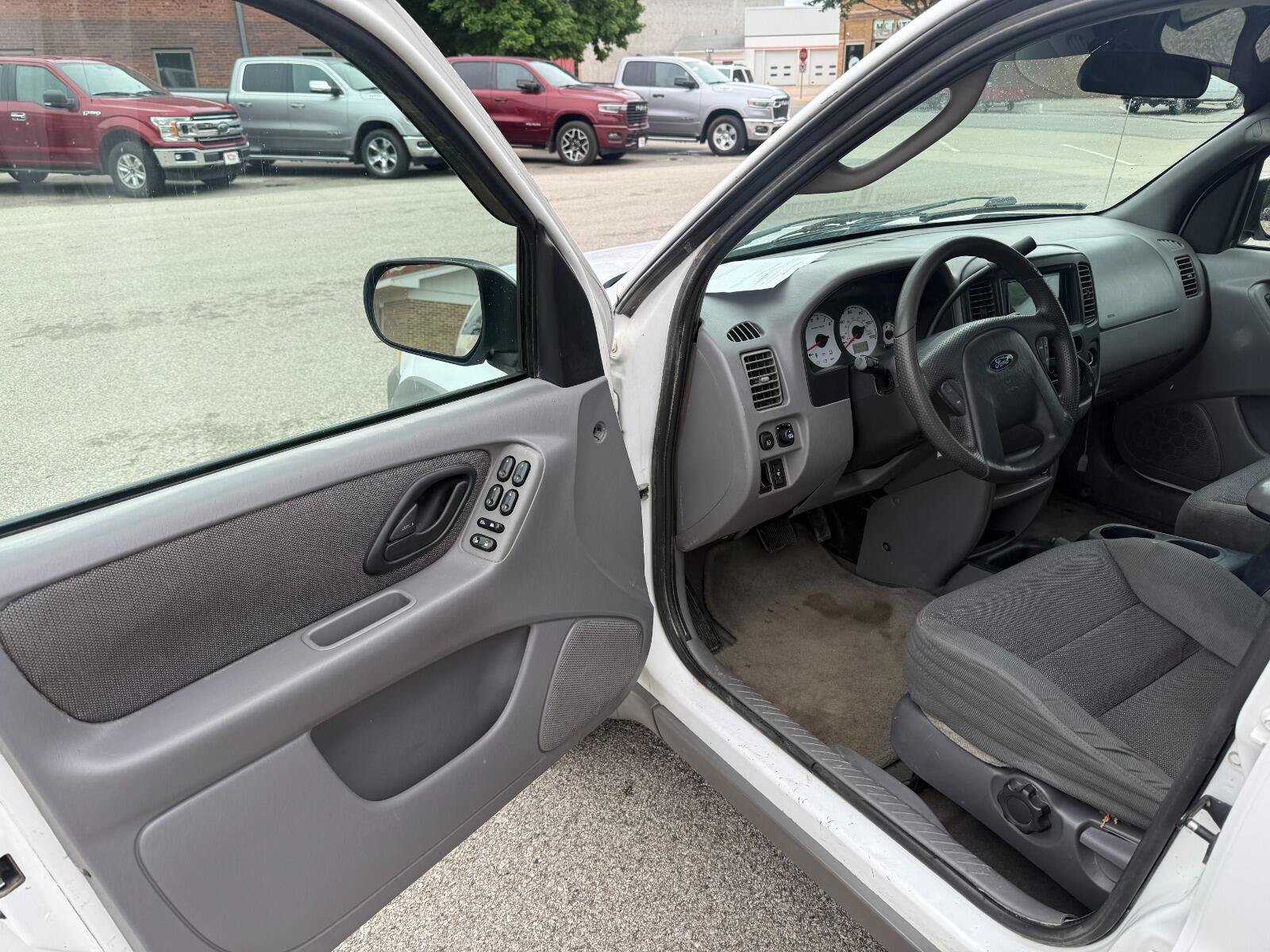 Used 2001 Ford Escape XLT AWD/4WD image 9