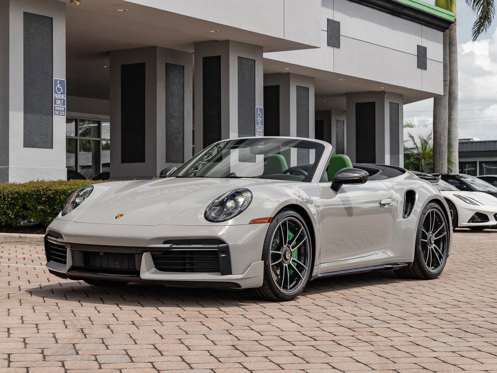 Used 2022 Porsche 911 Turbo S image 31