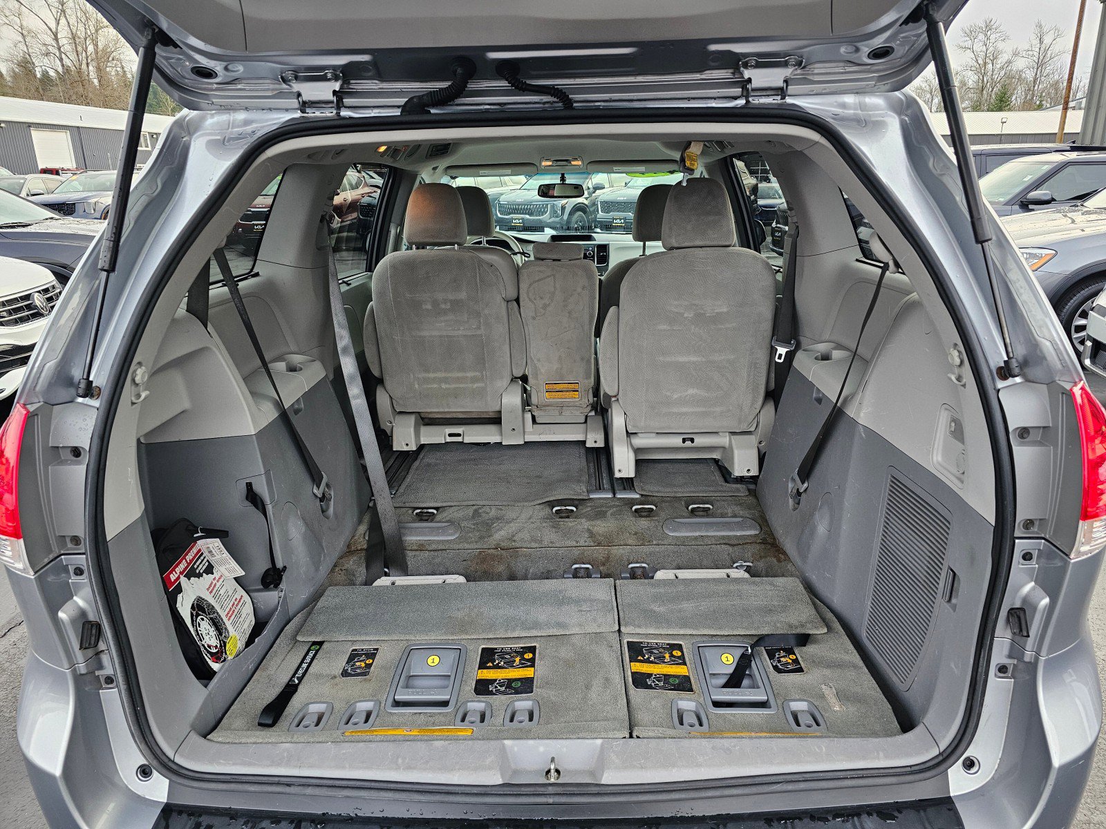 Used 2014 Toyota Sienna LE image 14