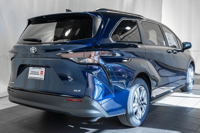 New 2026 Toyota Sienna XLE AWD/4WD image 4
